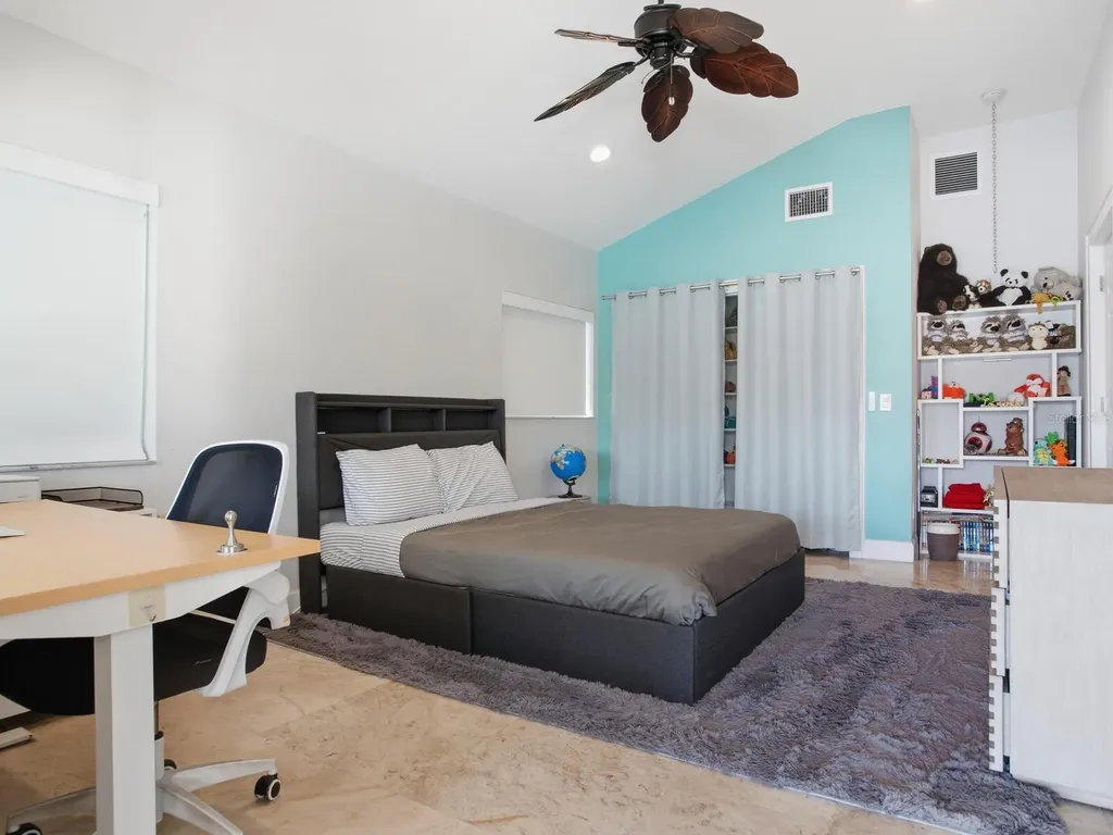 1028 79th Street S St Petersburg FL 33707