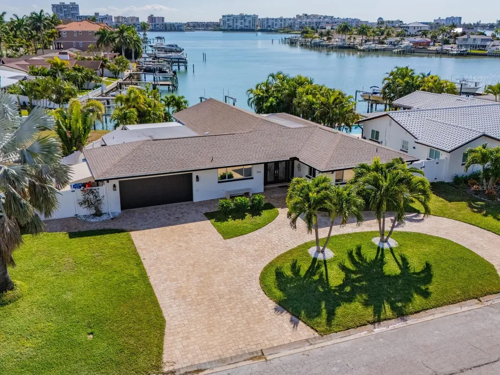 1028 79th Street S St Petersburg FL 33707