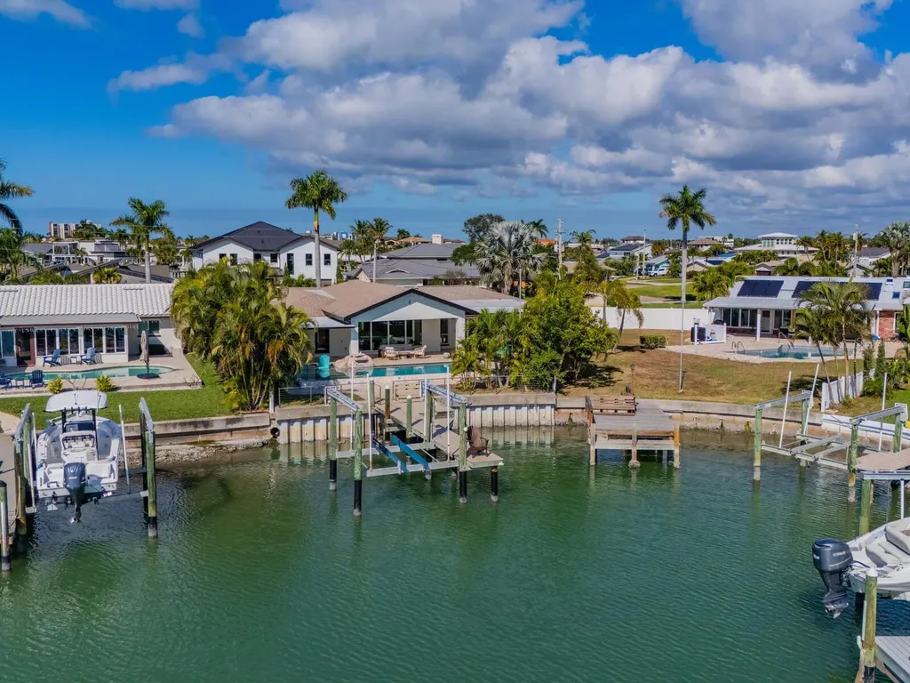 1028 79th Street S St Petersburg FL 33707