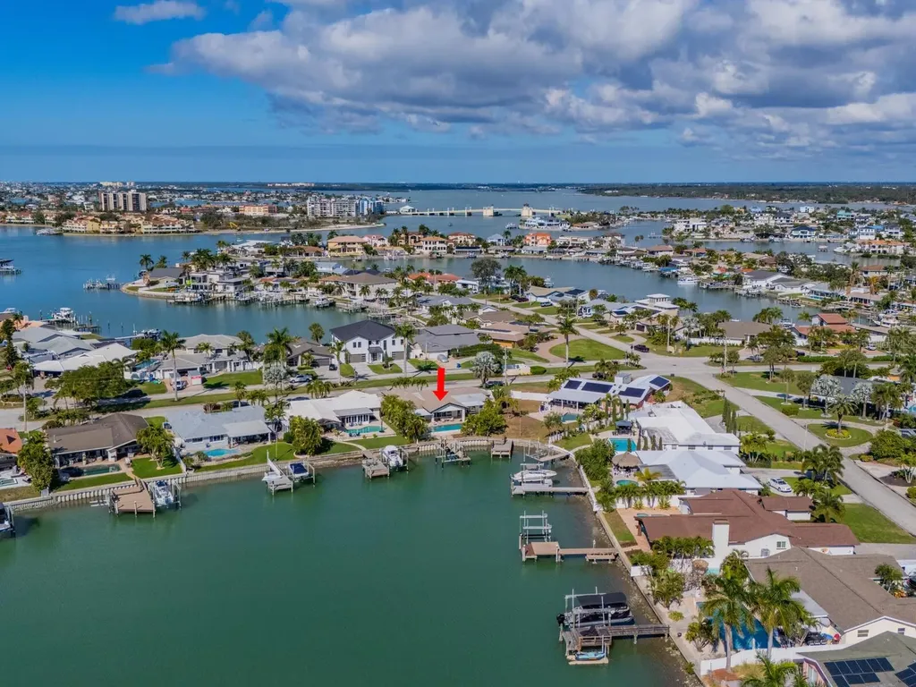1028 79th Street S St Petersburg FL 33707