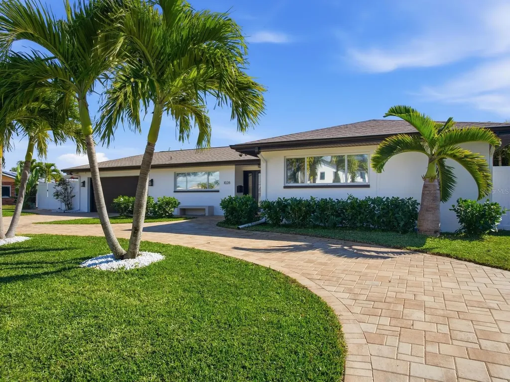 1028 79th Street S St Petersburg FL 33707
