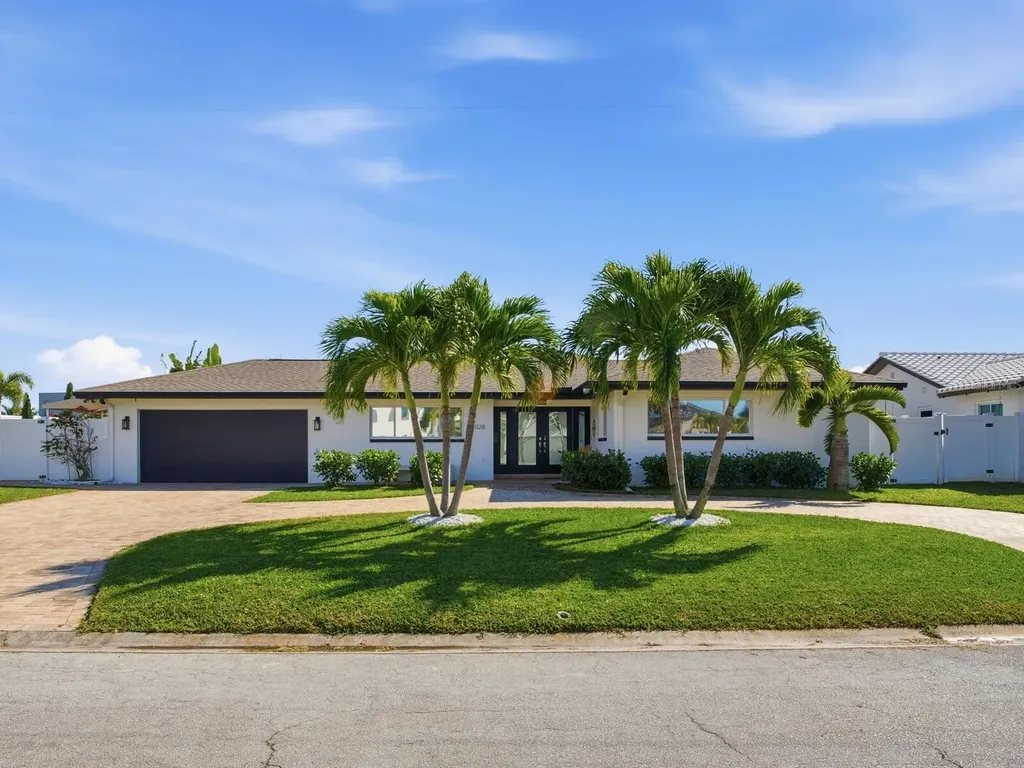 1028 79th Street S St Petersburg FL 33707