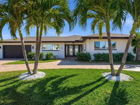 1028 79th Street S St Petersburg FL 33707