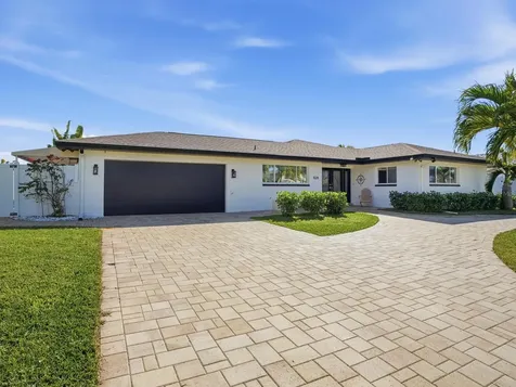 1028 79th Street S St Petersburg FL 33707