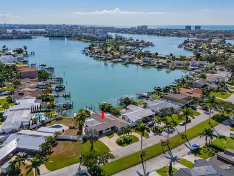 1028 79th Street S St Petersburg FL 33707