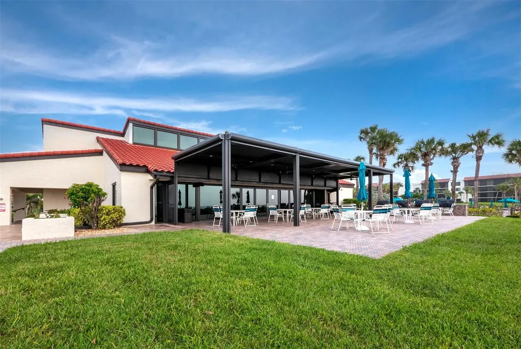 2045 Gulf Of Mexico Drive Longboat Key FL 34228