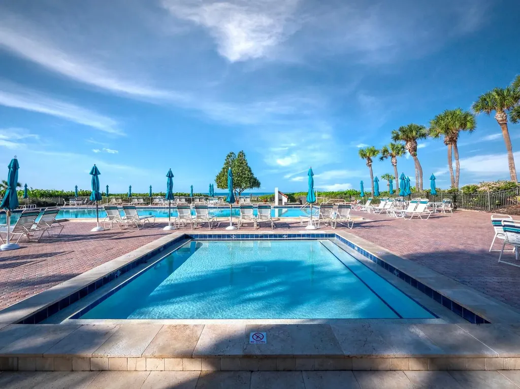 2045 Gulf Of Mexico Drive Longboat Key FL 34228