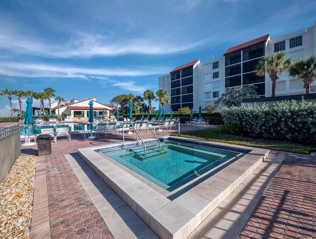 2045 Gulf Of Mexico Drive Longboat Key FL 34228