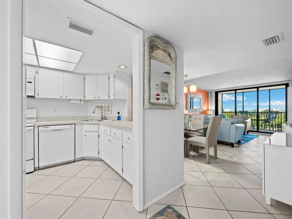 2045 Gulf Of Mexico Drive Longboat Key FL 34228