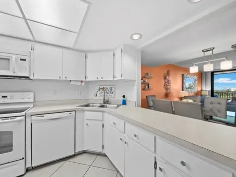 2045 Gulf Of Mexico Drive Longboat Key FL 34228