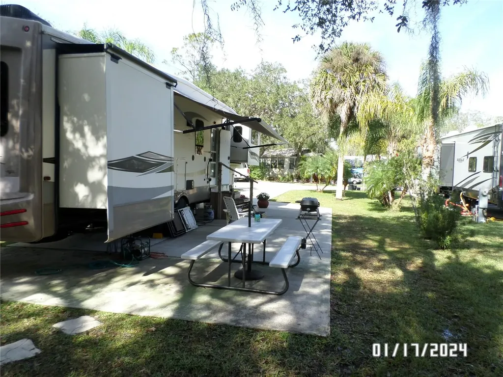 76 NW Roan Road River Ranch FL 33867