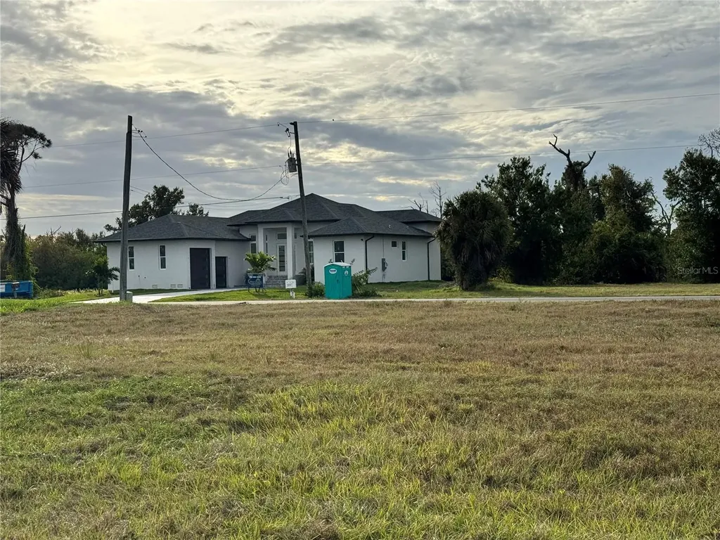176 W Pine Valley Lane Rotonda West FL 33947