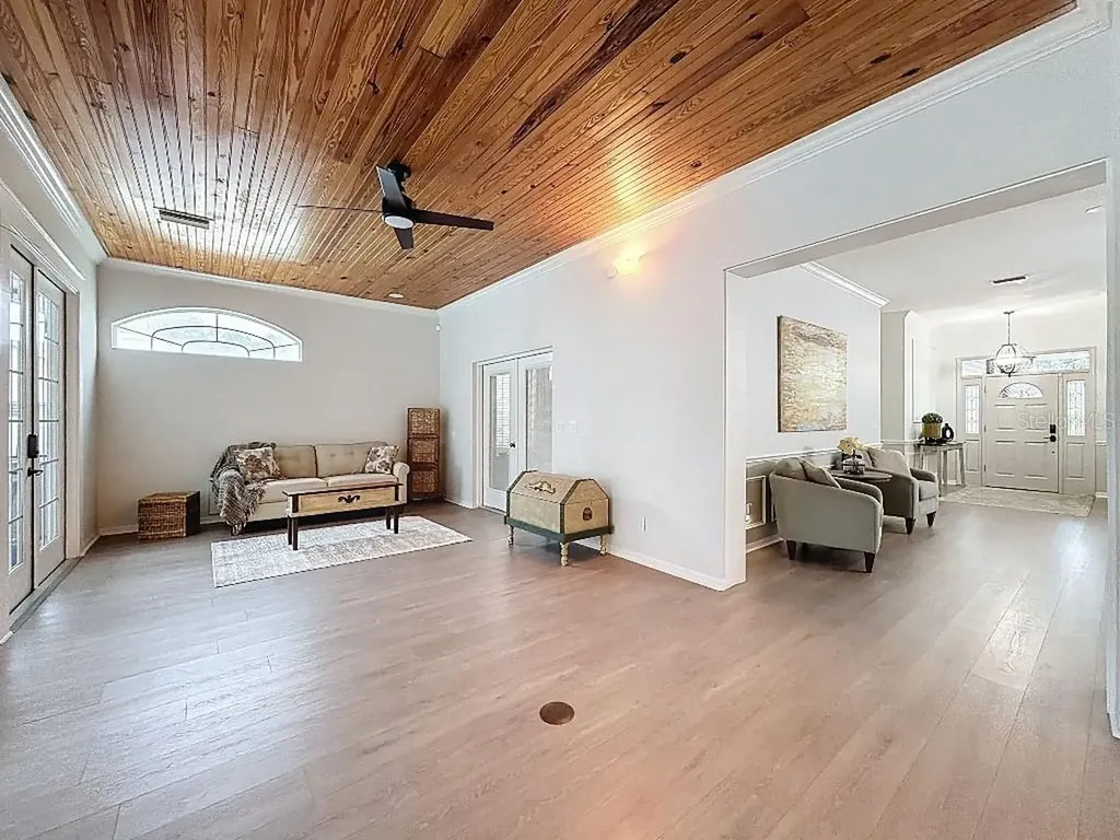 8805 Crosswood Court Riverview FL 33578