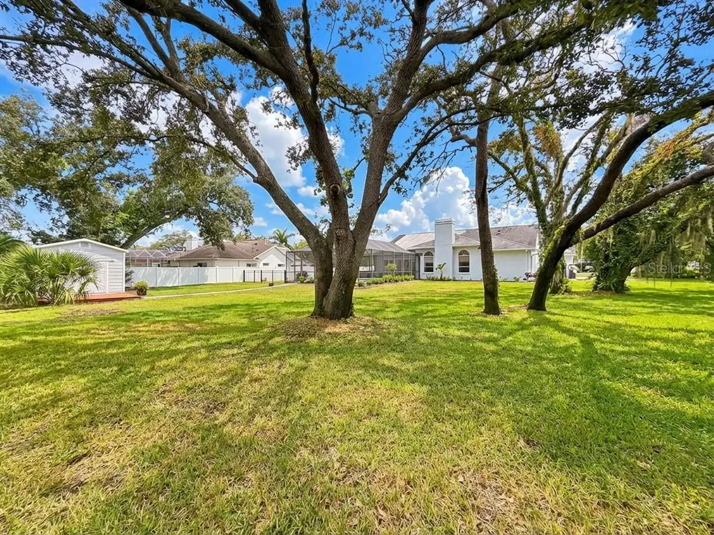 8805 Crosswood Court Riverview FL 33578