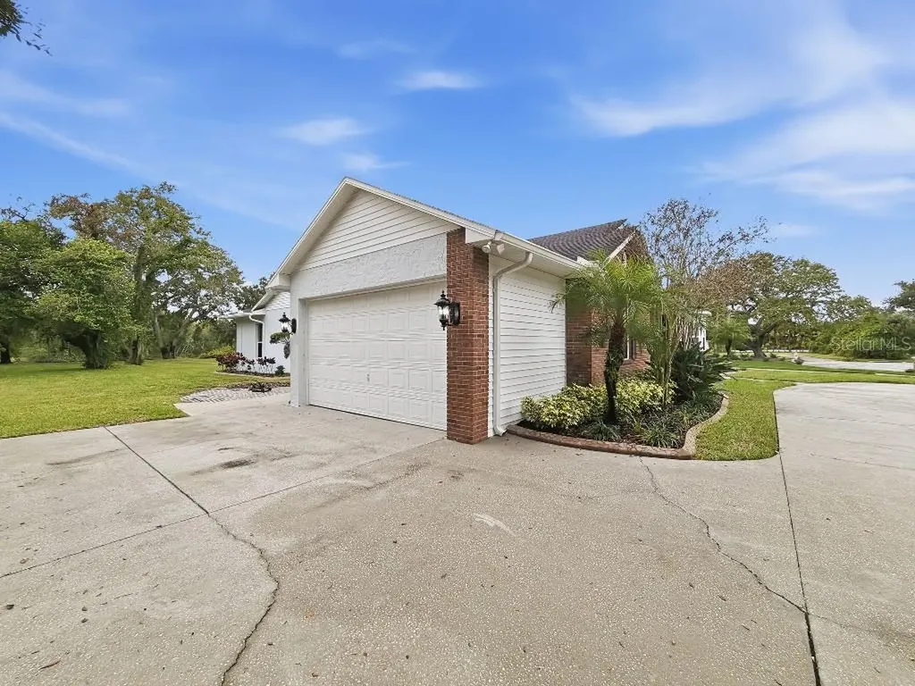 8805 Crosswood Court Riverview FL 33578