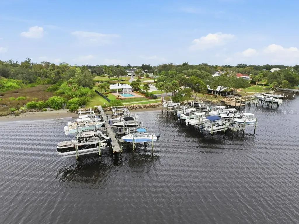 8805 Crosswood Court Riverview FL 33578