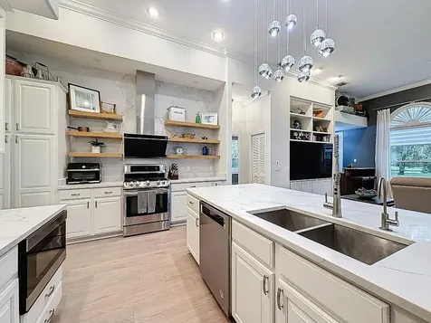 8805 Crosswood Court Riverview FL 33578