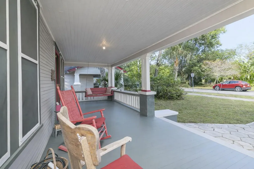 6002 N Suwanee Avenue Tampa FL 33604