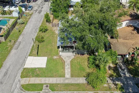 6002 N Suwanee Avenue Tampa FL 33604