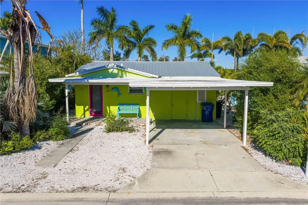 318 182nd Avenue E Redington Shores FL 33708