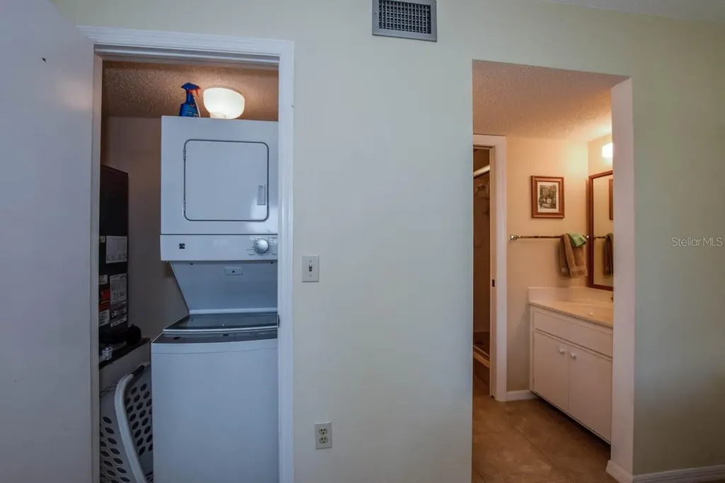 437 Cerromar Lane Venice FL 34293