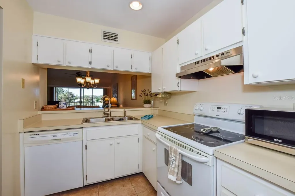 437 Cerromar Lane Venice FL 34293