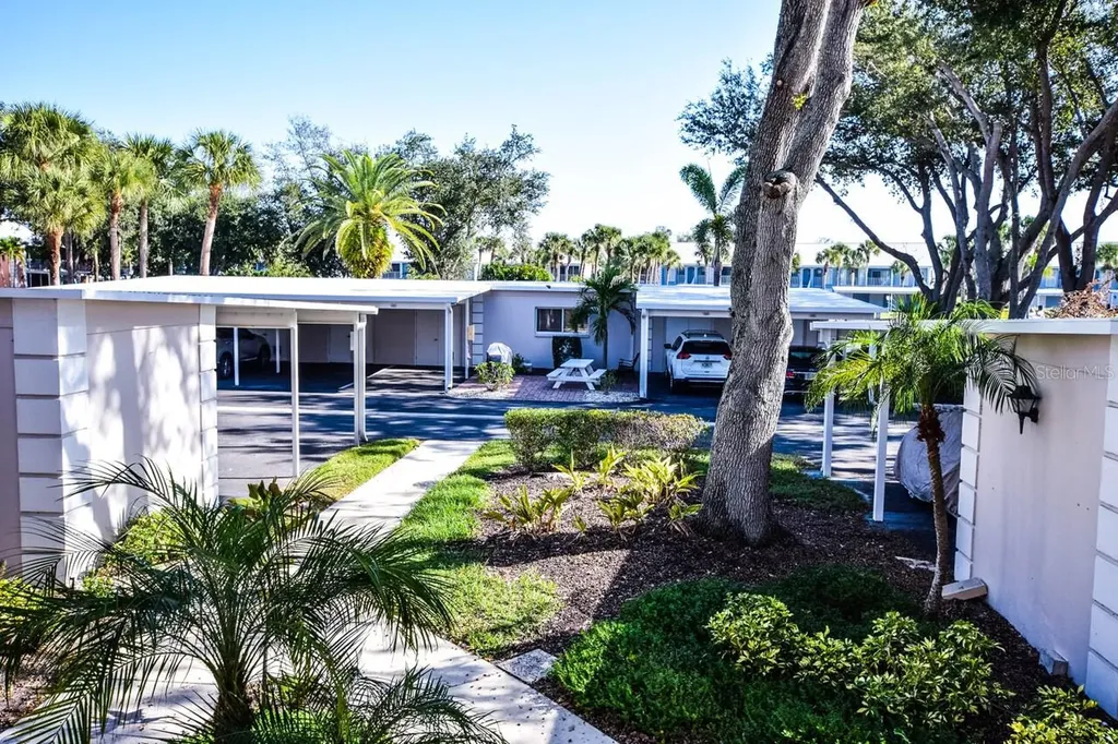 437 Cerromar Lane Venice FL 34293