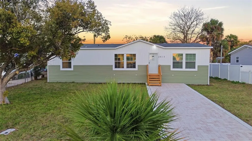 1913 Woodcrest Drive Ormond Beach FL 32174