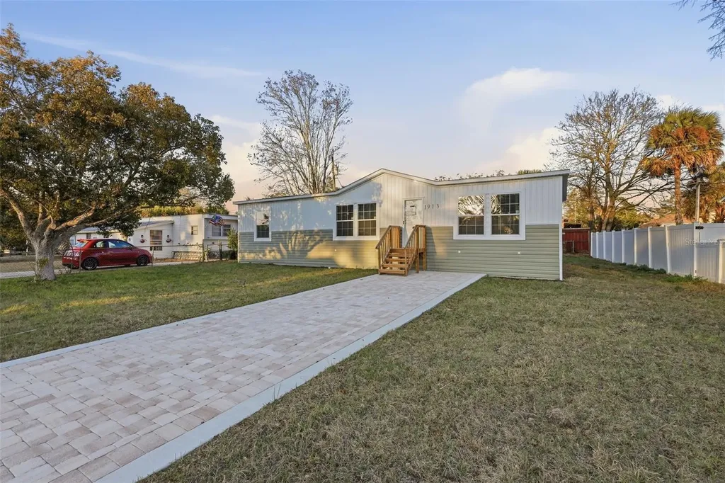 1913 Woodcrest Drive Ormond Beach FL 32174