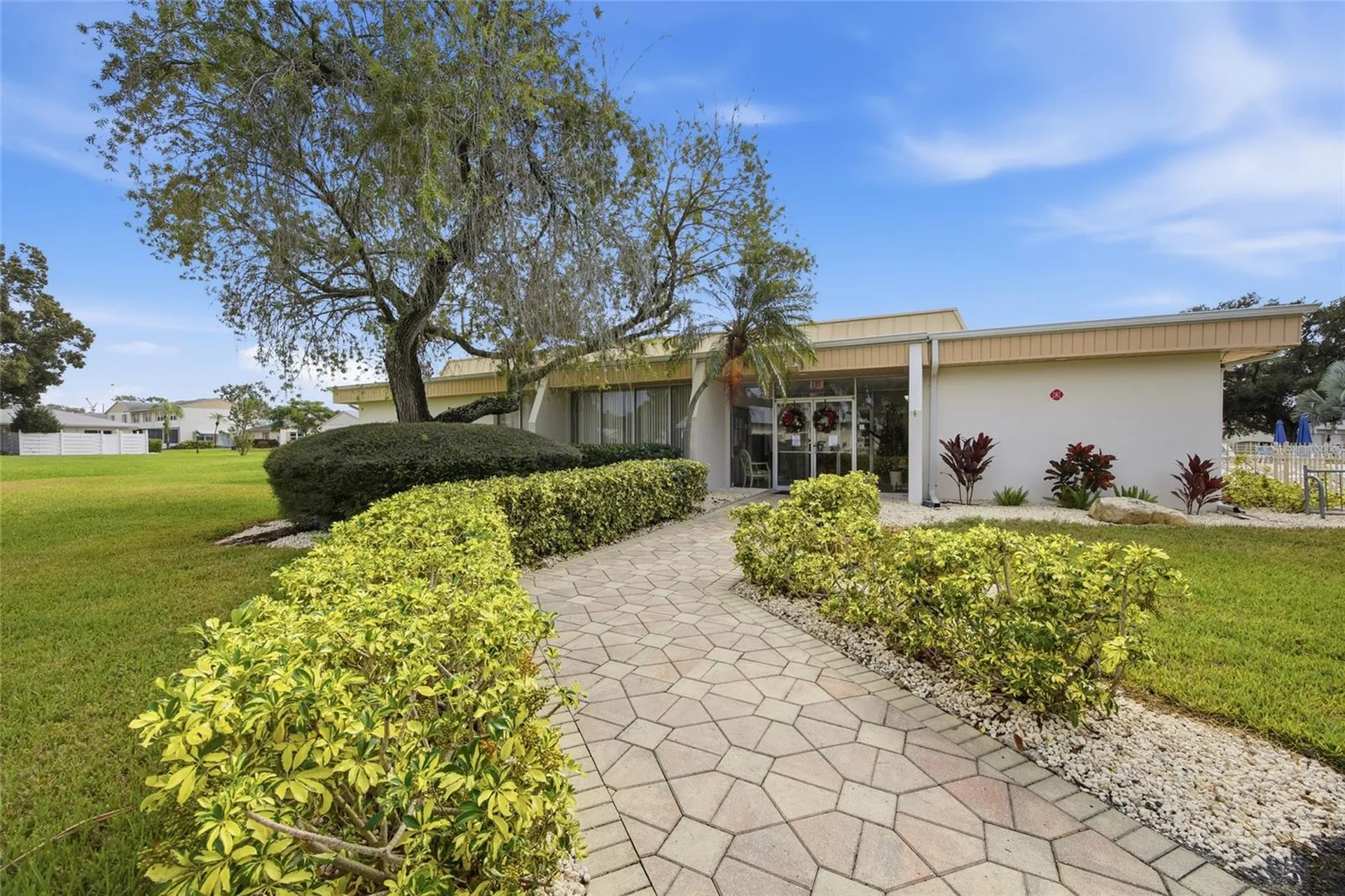 3244 38th Way S St Petersburg FL 33711