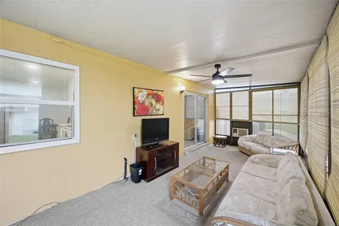 3244 38th Way S St Petersburg FL 33711