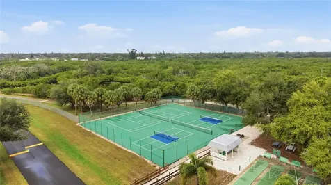3244 38th Way S St Petersburg FL 33711