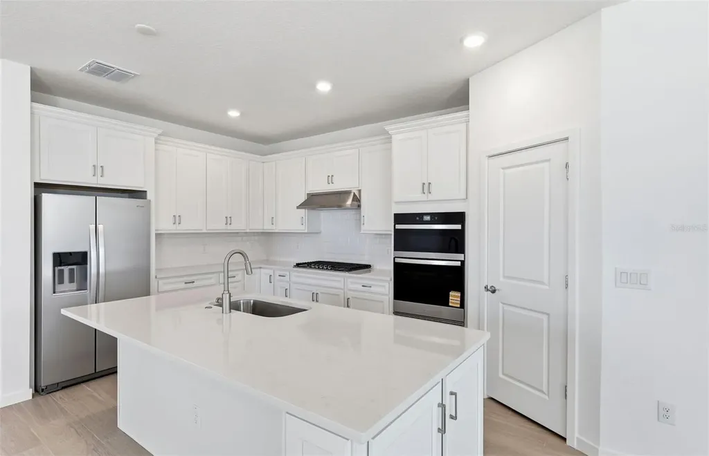 37290 Clinch Circle Zephyrhills FL 33540