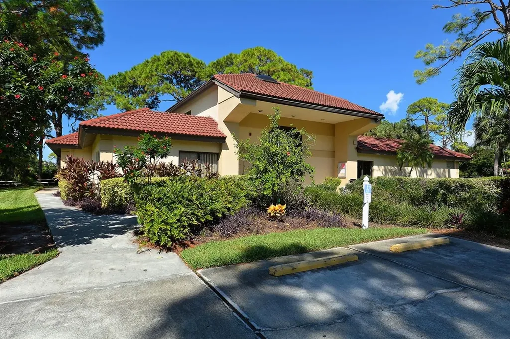 3711 Pinecone Court Sarasota FL 34238
