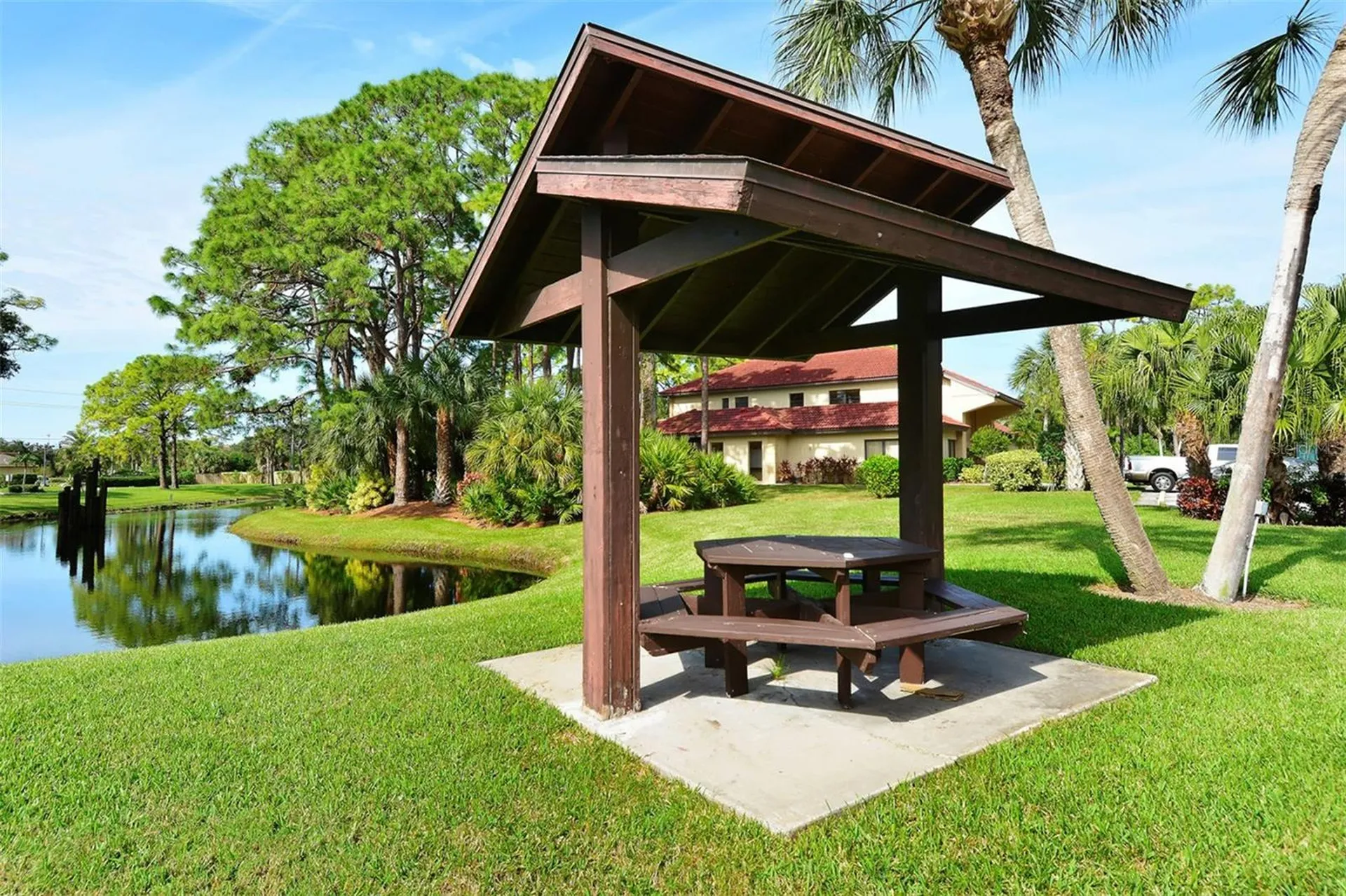 3711 Pinecone Court Sarasota FL 34238