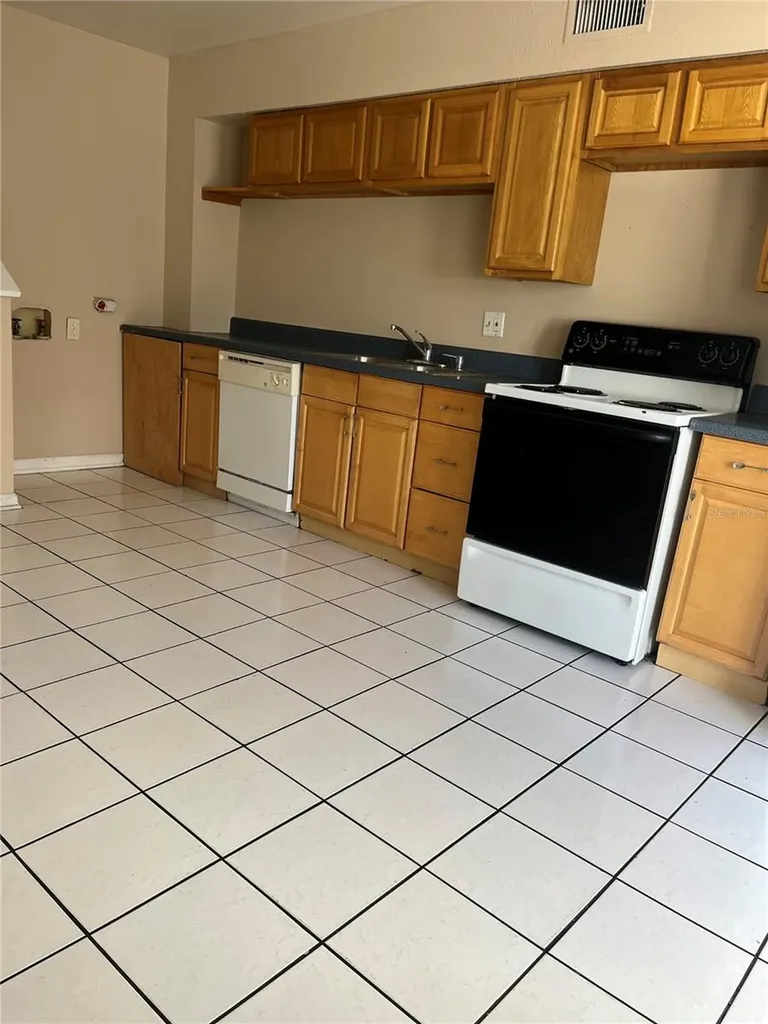 7323 Jackson Springs Road Tampa FL 33634