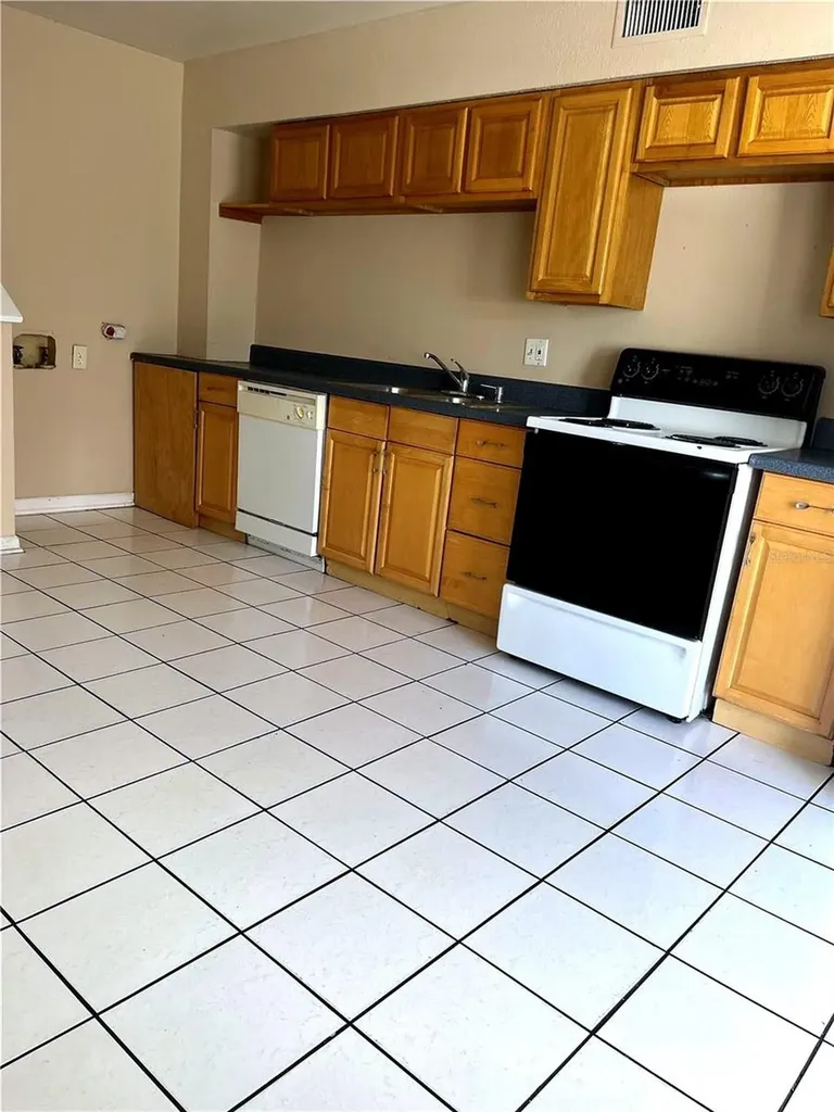 7323 Jackson Springs Road Tampa FL 33634