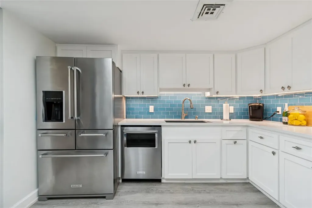1 Key Capri Treasure Island FL 33706