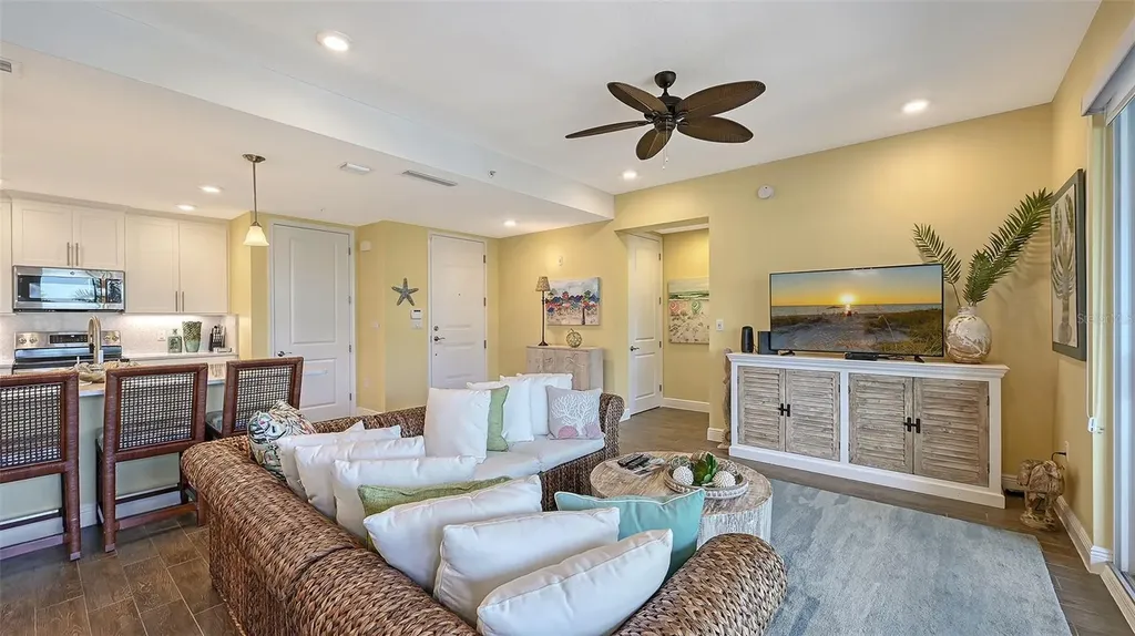 388 Aruba Circle Bradenton FL 34209