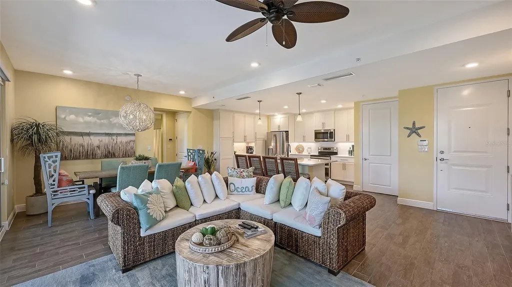 388 Aruba Circle Bradenton FL 34209