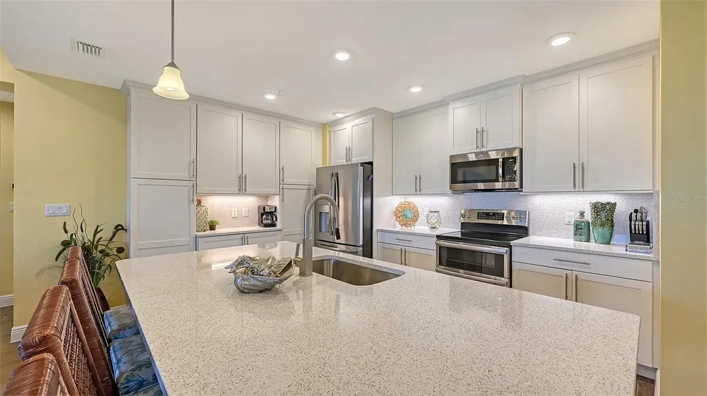 388 Aruba Circle Bradenton FL 34209