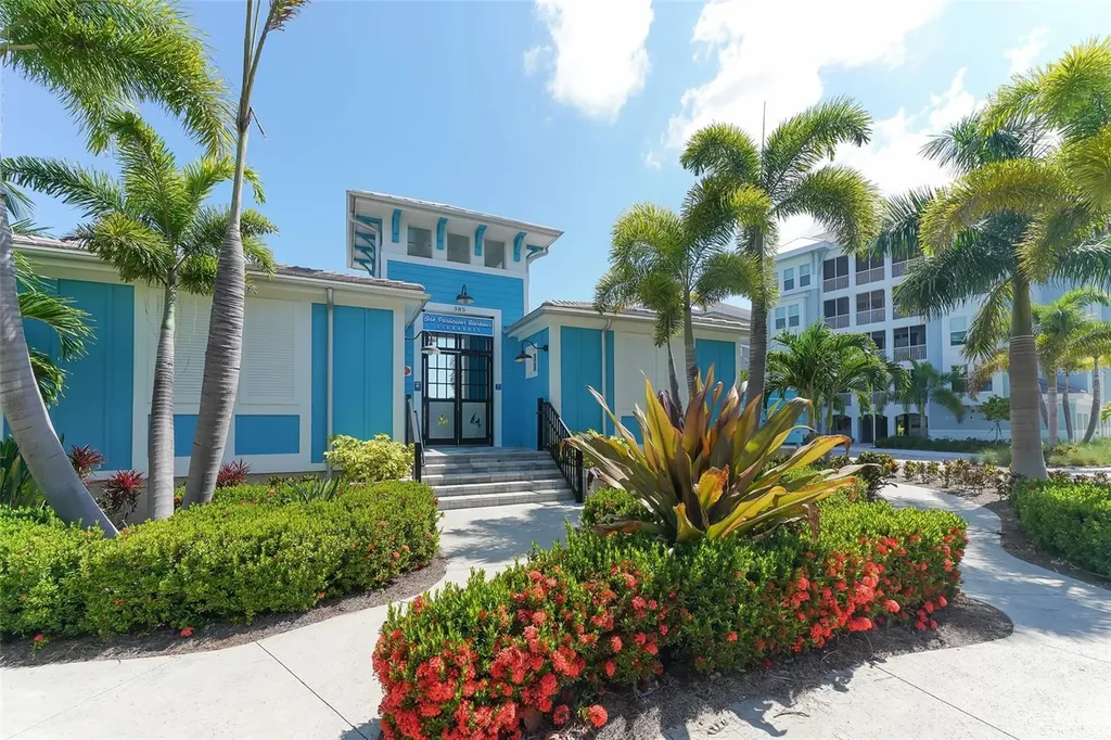 388 Aruba Circle Bradenton FL 34209