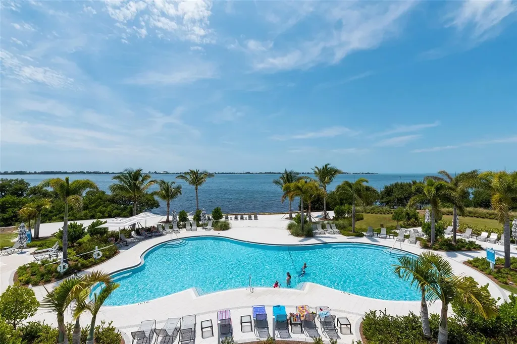 388 Aruba Circle Bradenton FL 34209
