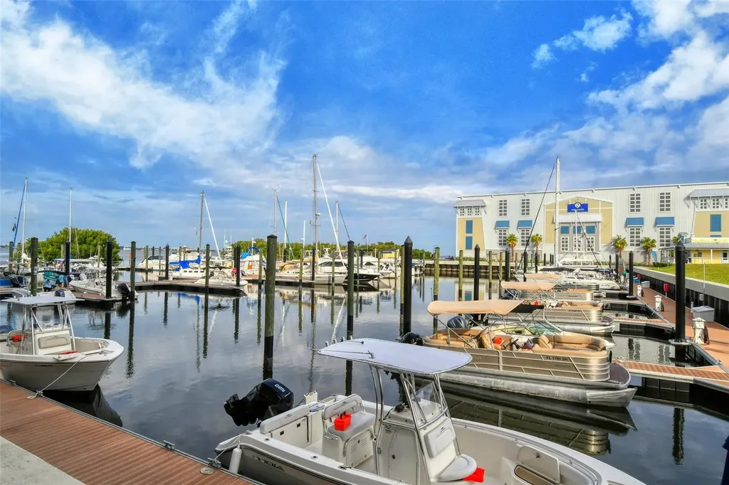 388 Aruba Circle Bradenton FL 34209