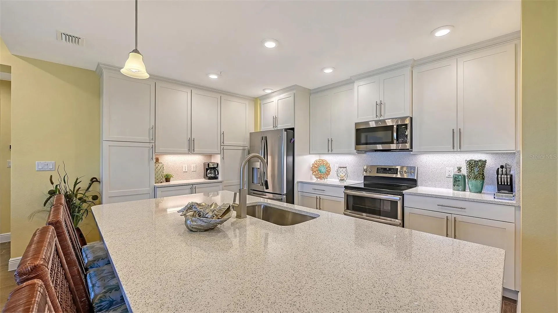388 Aruba Circle Bradenton FL 34209