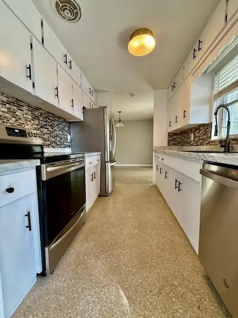 5300 18 Street Zephyrhills FL 33542