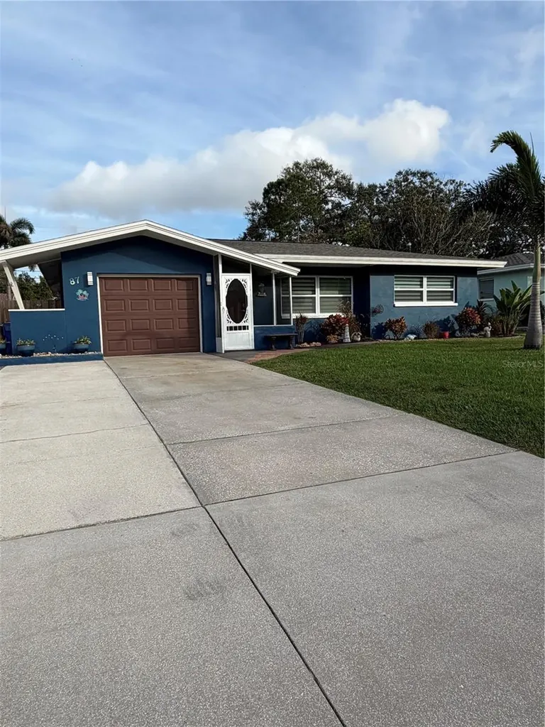 87 Oakwood Drive Dunedin FL 34698