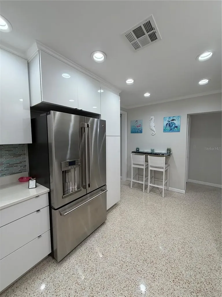87 Oakwood Drive Dunedin FL 34698