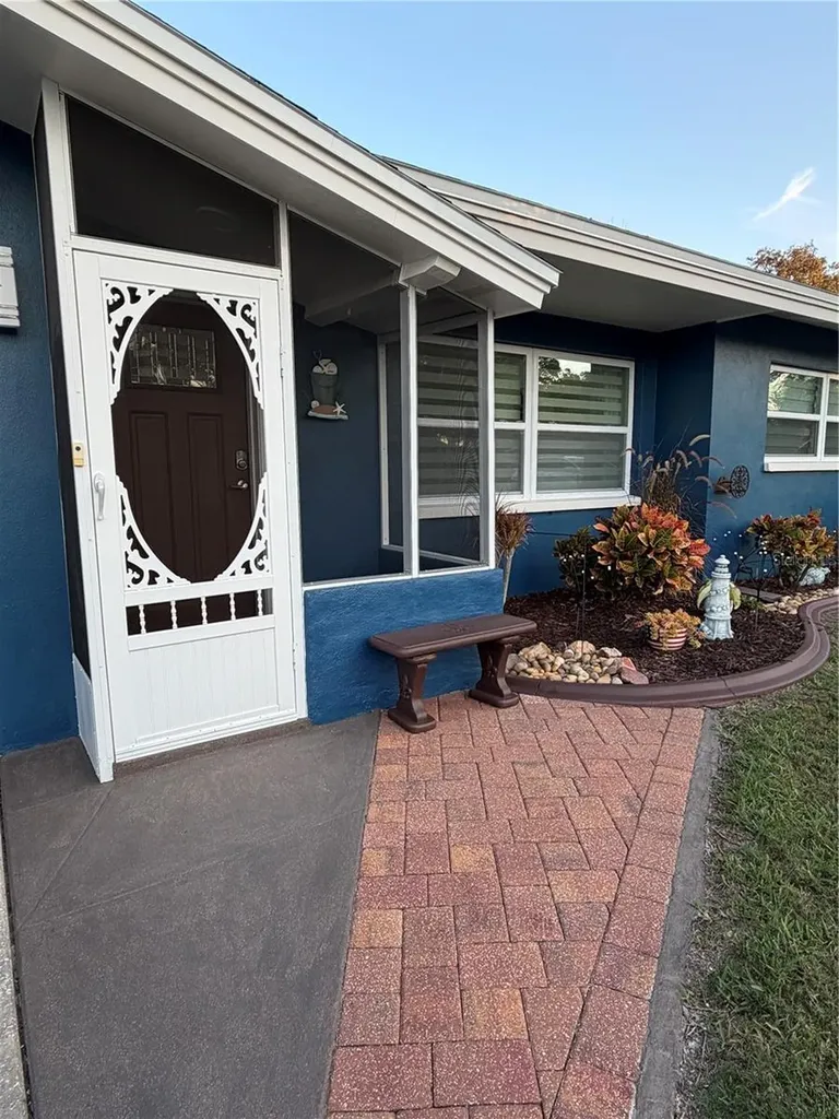 87 Oakwood Drive Dunedin FL 34698