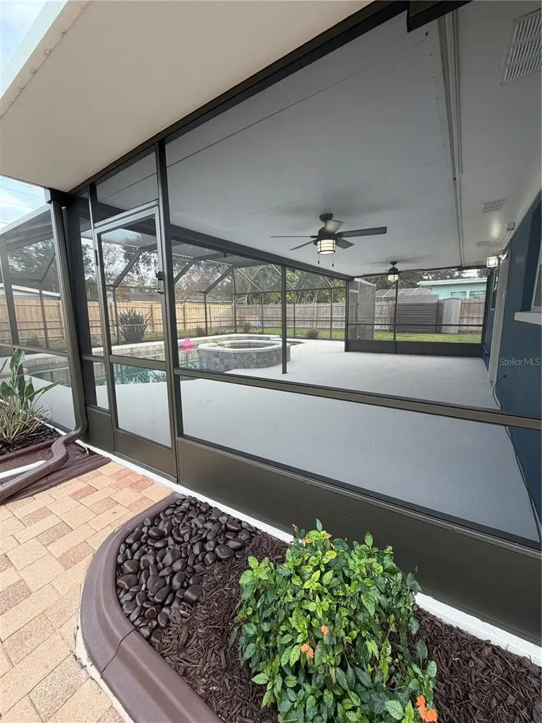 87 Oakwood Drive Dunedin FL 34698